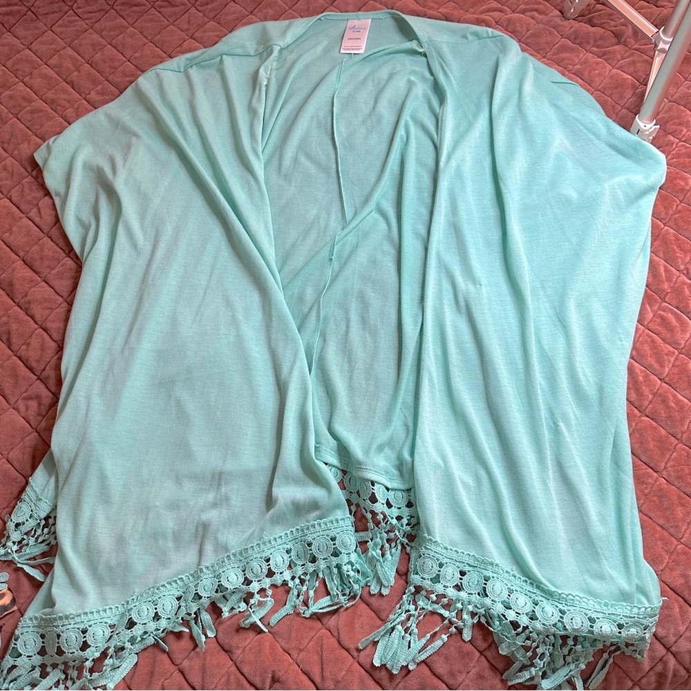 NWT Catalina Mint Green Shawl with Fringe